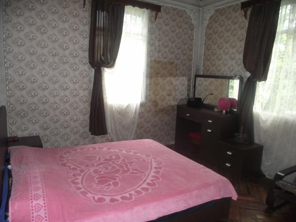 Guest House Temuri Batumi Exterior photo